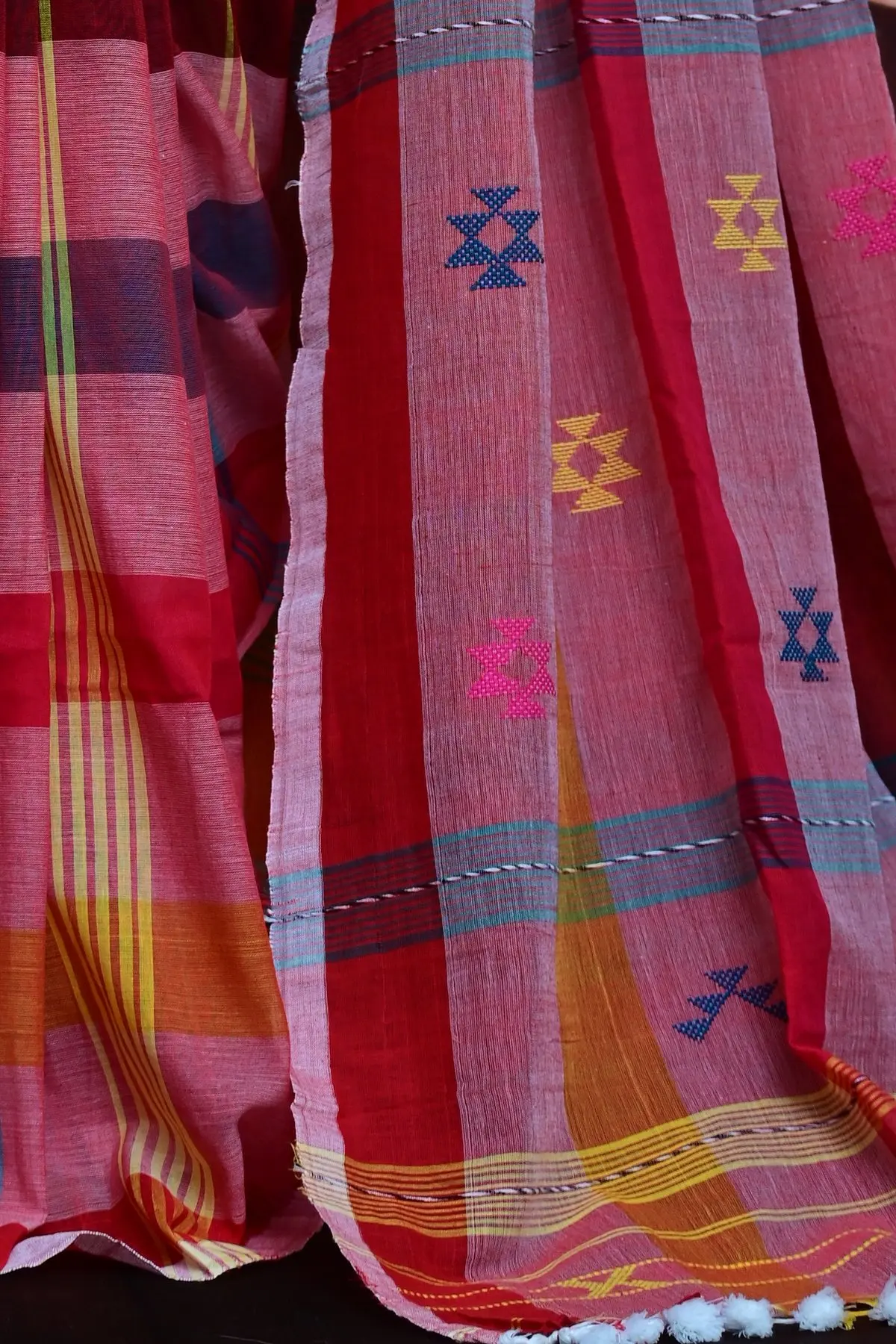 Pink plaid cotton saree with geometric motifs, pallu