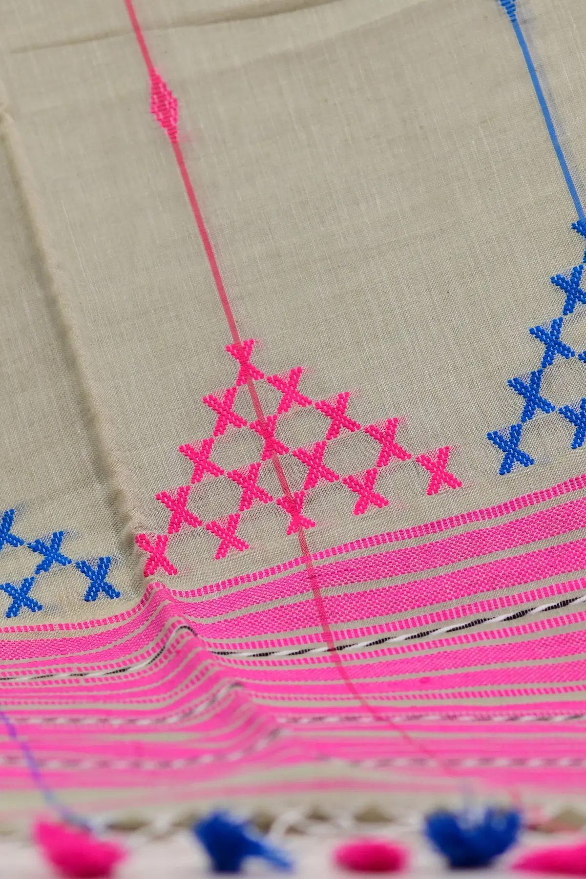 Grey cotton saree with pink stripes and cross motifs, pallu
