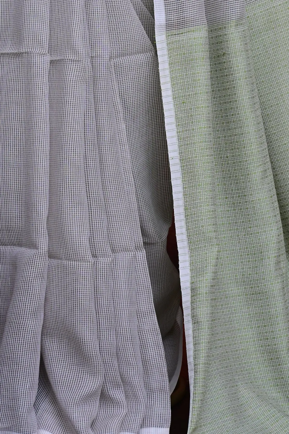 Grey cotton saree with green pallu, overall view
